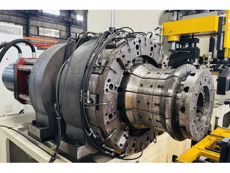 Máquina de expansão cônica para flangeamento de bordas