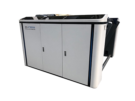 Máquina para fabricação de sacos de papel kraft com alças chatas
