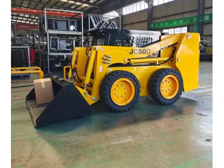 Minicarregadeira skid steer JC50D