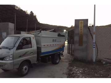 Camião/Caminhão de lixo com carregamento e descarregamento automático