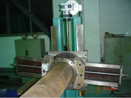 Máquina para armação rápida de tubos e flange de deslizamento
