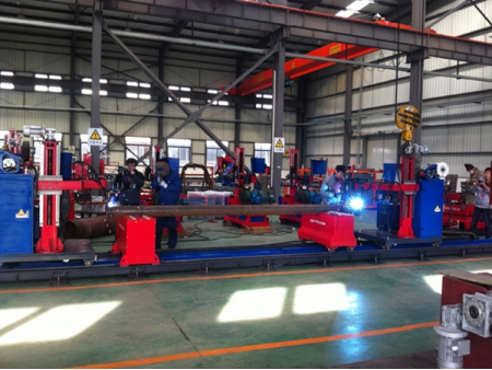 Máquina de solda para flange deslizante automática (FCAW/GMAW)