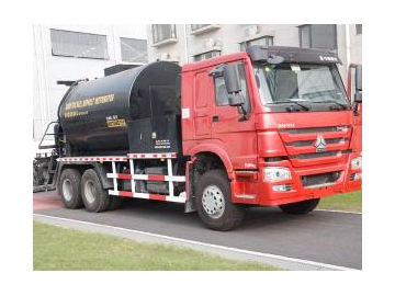 Distribuidor de asfalto com pintura de impermeabilização antiderrapante