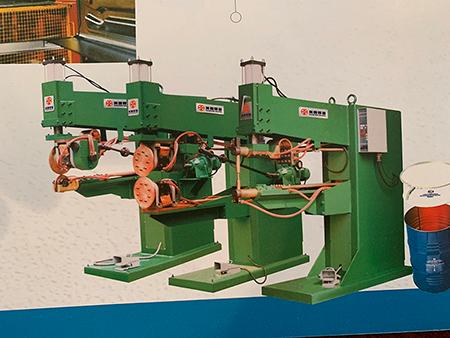 Máquina de solda costura para tanque de combustível