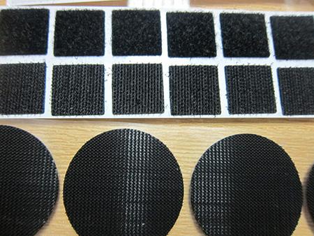 Fixador de velcro adesivo