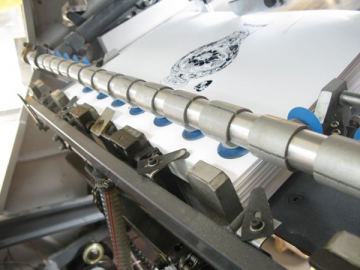 <strong>Máquina de hot stamping</strong> TL-780 <small>(Máquina de corte e vinco com hot stamping, dobra e relevo)</small>