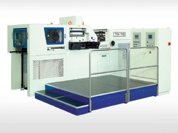 <strong>Máquina de hot stamping</strong> TYM-790 <small>(Máquina de corte e vinco com hot stamping e relevo)</small>