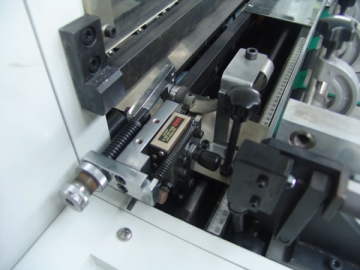 <strong>Máquina de hot stamping</strong> TYM-1050B<small> (Máquina de corte e vinco com hot stamping)</small>