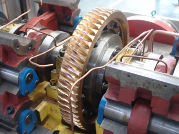 <strong>Máquina de hot stamping</strong> EF-1060<small> (Máquina de corte e vinco com hot stamping)</small>