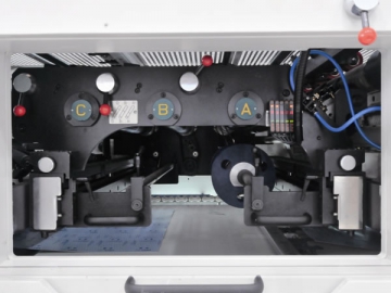 <strong>Máquina de hot stamping</strong> EF-1060<small> (Máquina de corte e vinco com hot stamping)</small>